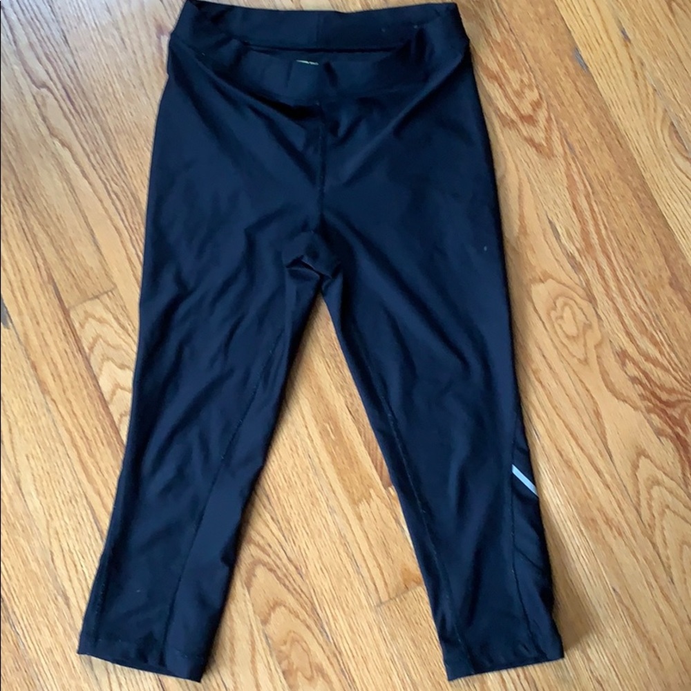 Black crop leggings